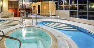 Mercure Chester Abbots Well Hotel - Chester - Pool