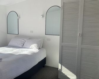 Champ Villa - Bicheno - Bedroom