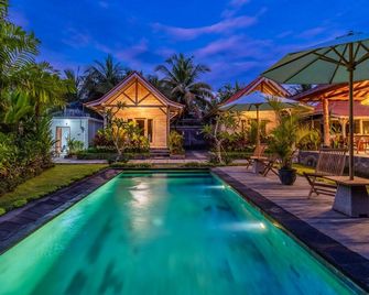 Omah Tiga Bali - Jembrana - Piscina