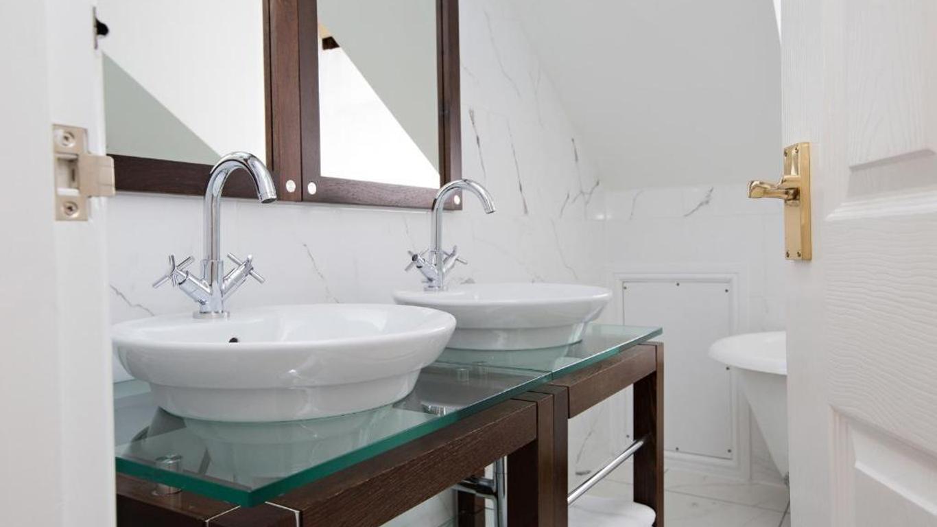 Lodore Falls Hotel & Spa