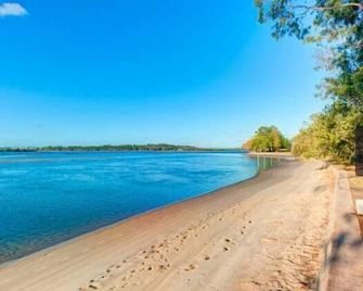 Bayz on the River - Maroochydore - Beach