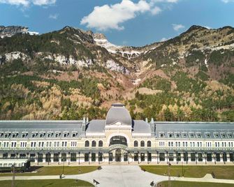 Canfranc Estación, a Royal Hideaway Hotel - קאנפראנק - בניין