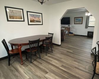 Goose Lake Lodge - Watertown - Essbereich