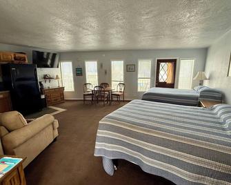 Scenic Bay Motel Room 2 - Bayview - Bedroom