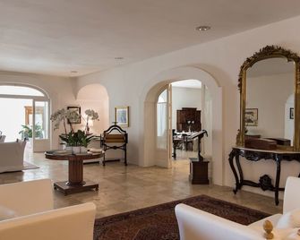 Il Melograno - מונופולי - לובי