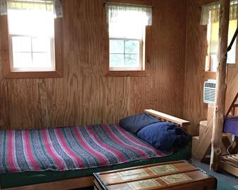 Micro house cabin located near Silver Mines Recreation Area. - Fredericktown - Bedroom