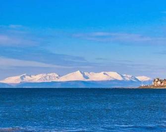 Marina View, Lovely Upper 3 Bedroom Apartment - Troon - Outdoor view