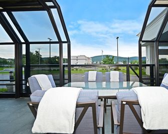 Holiday Inn Express Fishkill-Mid Hudson Valley By IHG - Fishkill - Πισίνα