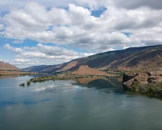 Avid Hotel Wenatchee By IHG - Wenatchee - Outdoors view