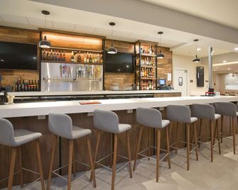 DoubleTree by Hilton Chico - Chico - Bar