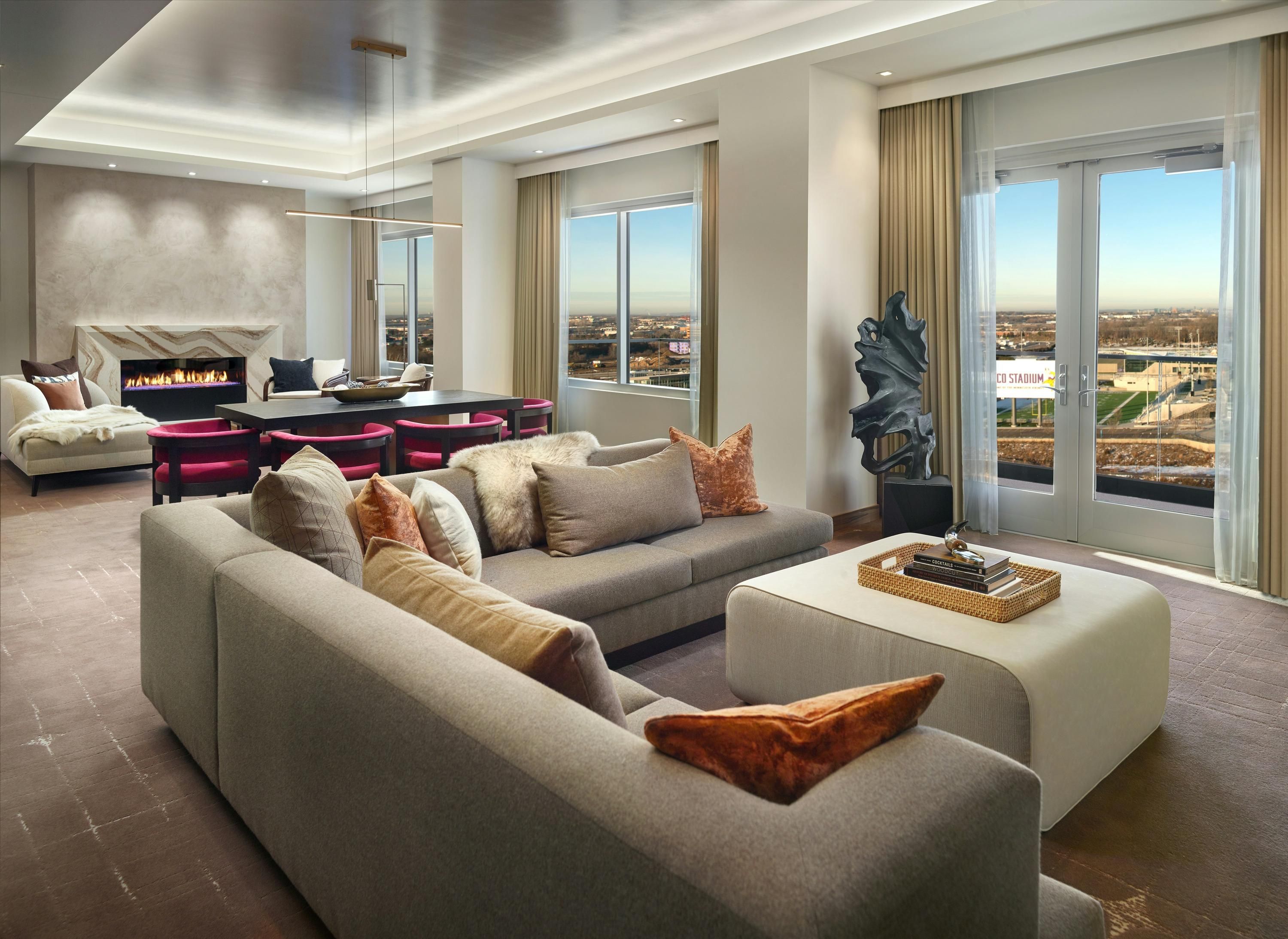 Omni Viking Lakes Hotel - סיינט פול - סלון