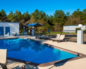 Quality Inn near Parc Natchitoches - Natchitoches - Pool