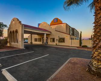 Motel 6 Benson, AZ - Benson - Building
