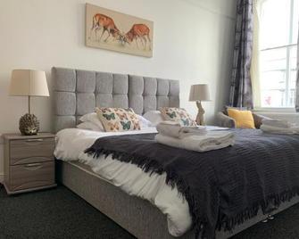 Market Place Serviced Apartments, Leek - Leek - Bedroom