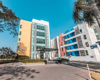 OYO Flagship 1170 The Habitat Karawaci - Tangerang City - Budova