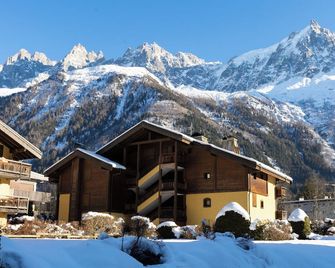 Family-oriented holiday apartment | Mountain view | Pets are welcome - Chamonix - Building