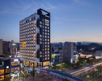 Gangneung City Hotel - Gangneung - Gebäude