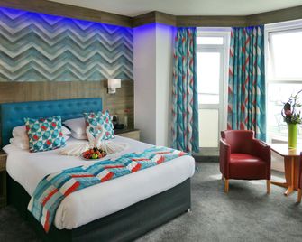 Suncliff Hotel - Oceana Collection - בורנמאות' - חדר שינה