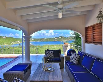 Great Ocean View Property - Short walk to the beach - Philipsburg - Patio