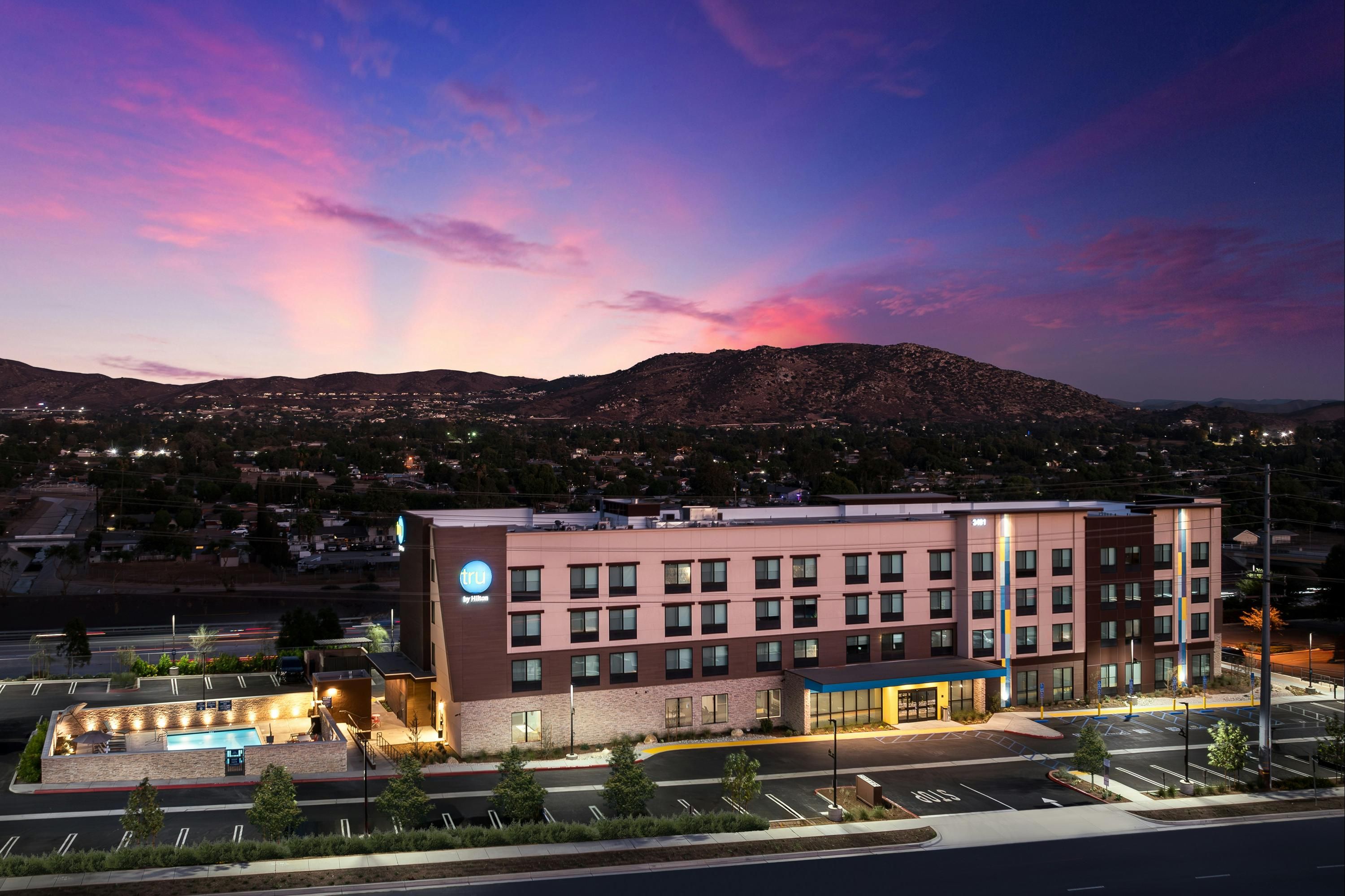 Tru by Hilton Norco Eastvale - Norco - Gebäude