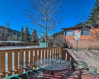 Red River Condo with Fire Pit half Mi to Slopes! - Red River - Balcón