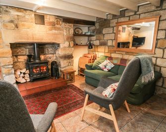 Bulmers Cottage - Saltburn-by-the-Sea - Living room