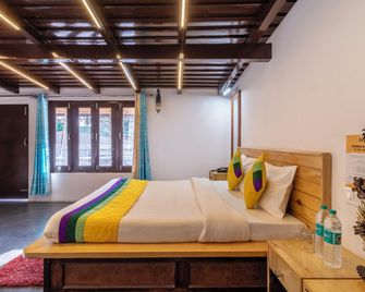 Itsy Hotels Shri Gv Inn, 600 Mtrs From Tiffin Top - נאיניטל - חדר שינה