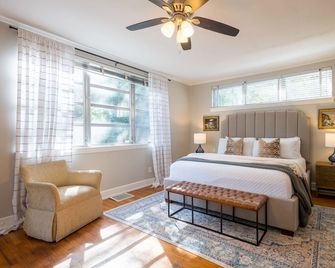 Historic Gem on Williams St. Centrally Located in Valdosta Georgia - Valdosta - Bedroom
