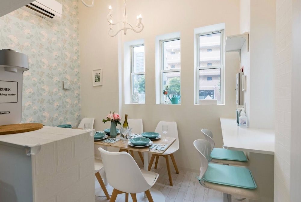 M Natural New Westernstyle building Shinkansen / Osaka Osaka - أوساكا - مطعم