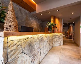 Tunqueley Hotel - San Martín de los Andes - Recepción