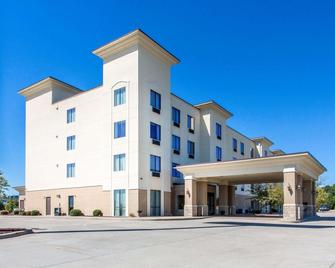 Comfort Inn And Suites - Madisonville - Building
