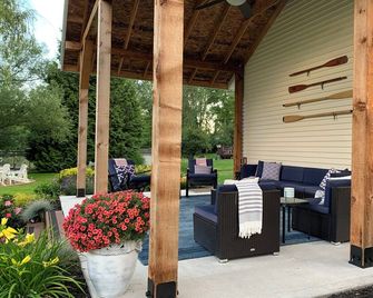 Direct Waterfront private house, NEW 40ft dock w/power, sleeps 8 in Wine Country - Waterloo - Patio