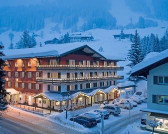 Hotel Riezler Hof - Riezlern - Bangunan