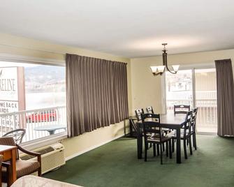 Shoreline Resort Condominiums - Penticton - Dining room
