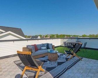 Jungle Country 5625- sleeps 8 - Nashville - Balcony