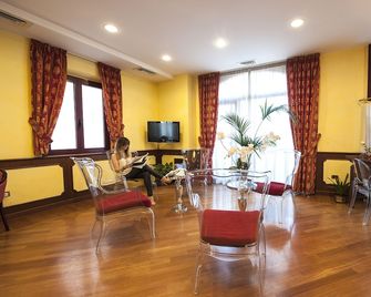 Hotel Regent - San Benedetto del Tronto - Sala de estar