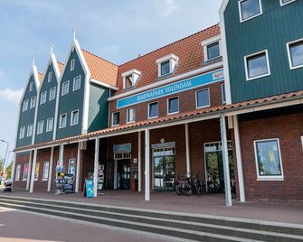 Comfortable Hotel Room in Center of Volendam - Volendam - Gebäude