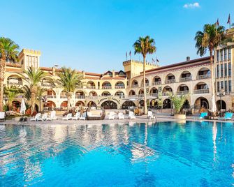 Le Chateau Lambousa Hotel Cyprus - Lápithos - Bazén