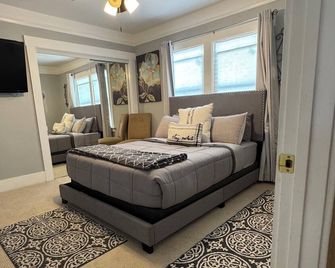 West Oakland Home Minutes from San Francisco - 3BR with Full Kitchen - Oakland - Quarto