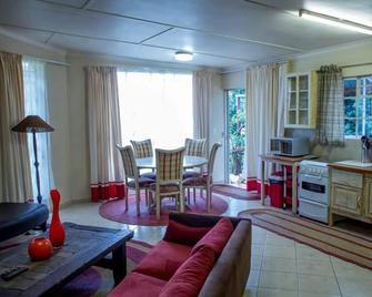 Vekis Village - Mbabane - Living room