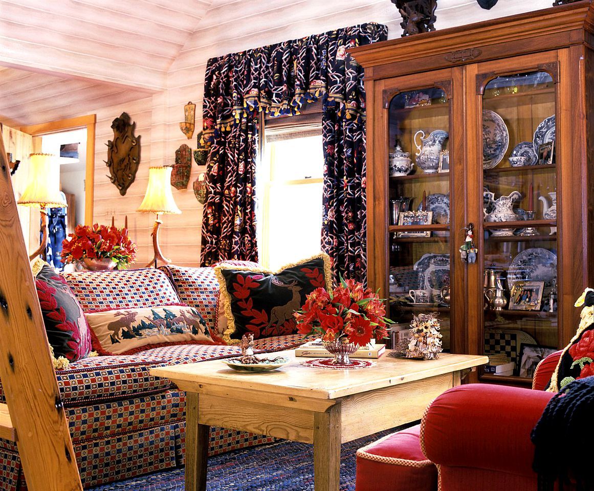 Romantic Cabin Rental on Four-Acre Property with Wood Stove near Burlington, Vermont - Stowe - Living room
