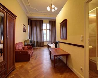 هوتل بينسيون بيرنشتاين - برلين - غرفة معيشة