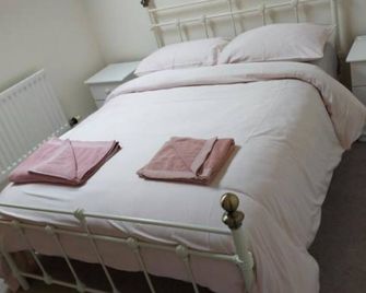 Atrium Apartment A - Bangor - Makuuhuone