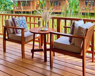 The Jam Boutique Hotel - Luang Prabang - Serambi