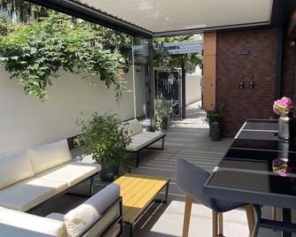 Caro Apartments & Rooms - Varna - Terasa