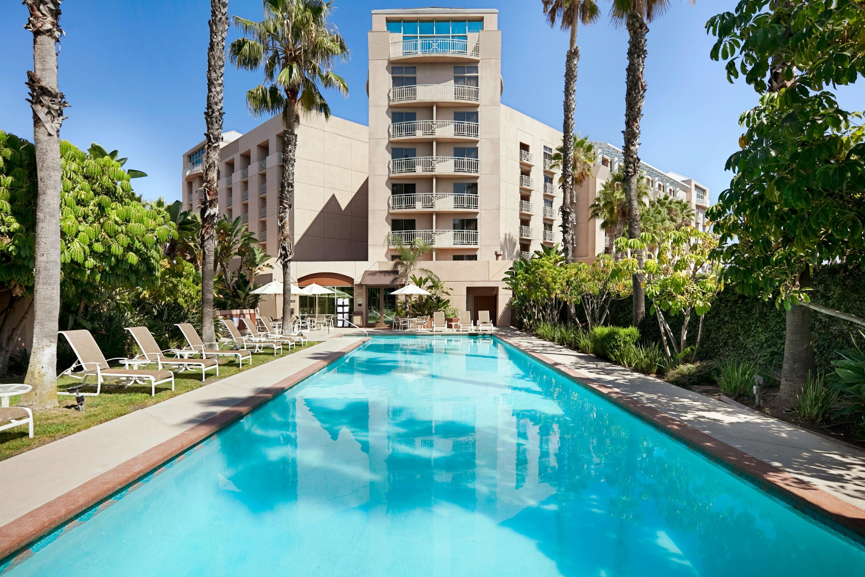 Embassy Suites by Hilton Brea North Orange County - Brea - Piscina