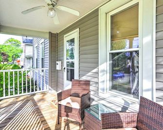 Sweetwater Hideaway - Blocks to Lake Erie! - Port Clinton - Balcony