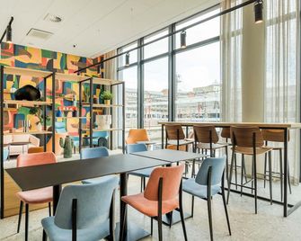 B&B HOTEL Namur - Namur - Restaurante