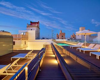 Tandem Torres de Cádiz Suites - Cádiz - Balkon