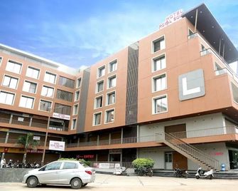 Hotel Royal Square - Nadiād - Edificio